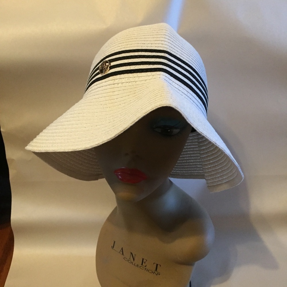 Adrienne Vittadini travel foldable floppy sun hat